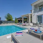Aria With Heated Pool And Whirlpool - Happy ポレッチ