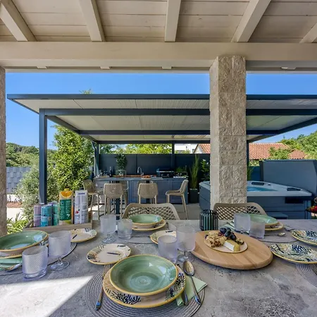 Aria With Heated Pool And Whirlpool - Happy * Poreč