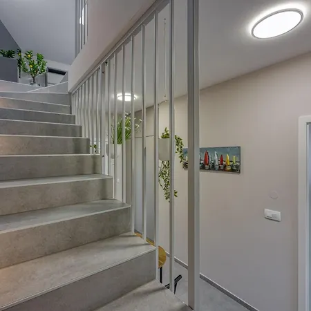 Aria With Heated Pool And Whirlpool - Happy Apartment Porec