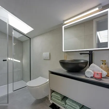 Сasa de vacaciones Aria With Heated Pool And Whirlpool - Happy Poreč
