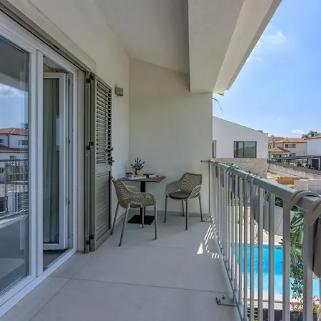 Aria With Heated Pool And Whirlpool - Happy Vakantiehuis