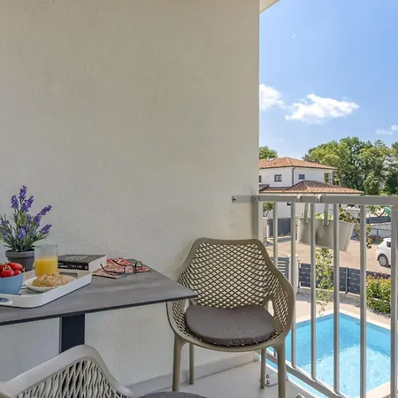 Apartment Aria With Heated Pool And Whirlpool - Happy