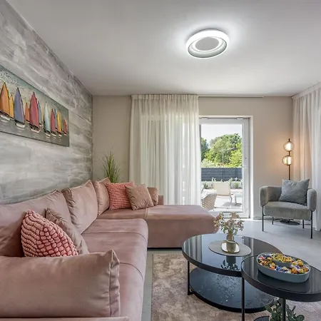Apartment Aria With Heated Pool And Whirlpool - Happy