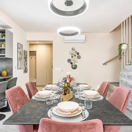 Сasa de vacaciones Aria With Heated Pool And Whirlpool - Happy Poreč