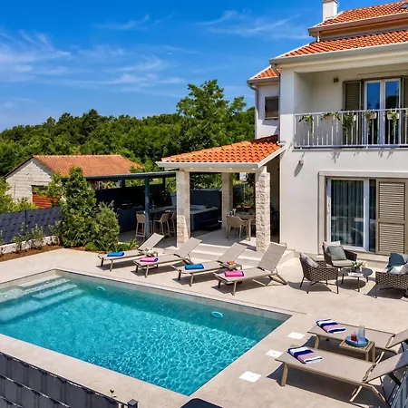 Aria With Heated Pool And Whirlpool - Happy * Poreč