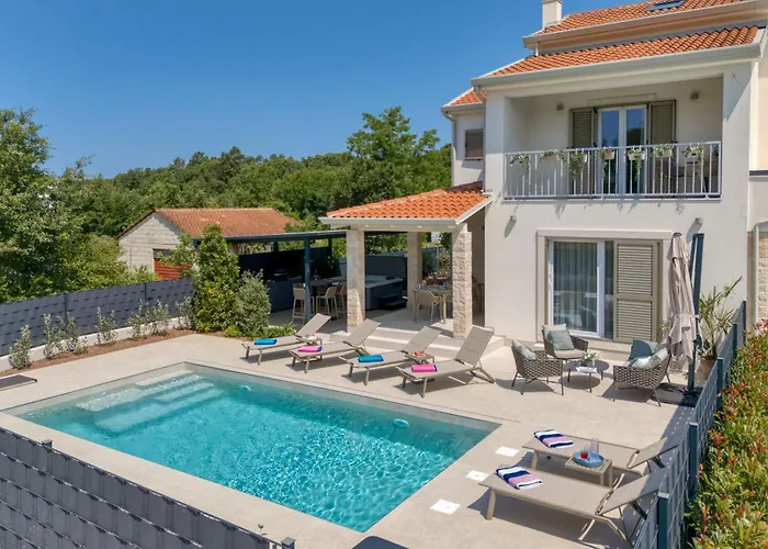 Feriehus Aria With Heated Pool And Whirlpool - Happy Poreč